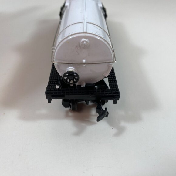 Bachmann HO Scale Electric Model Train 1 Dome Cyanamid Tank Car White Black 6" - Picture 4 of 6
